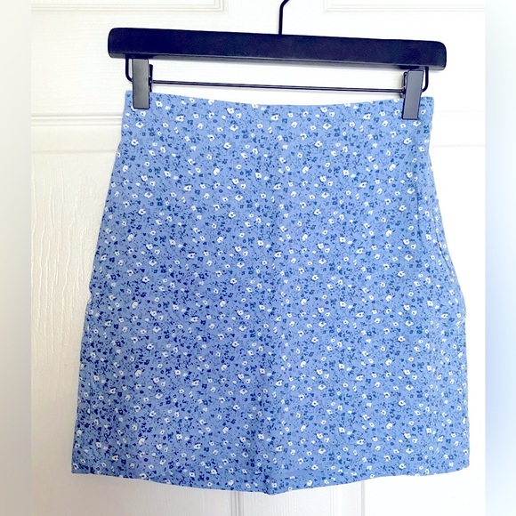 Abercrombie & Fitch Womens Blue and White Matching Blouse and Skirt with Hairtie - Picture 6 of 10